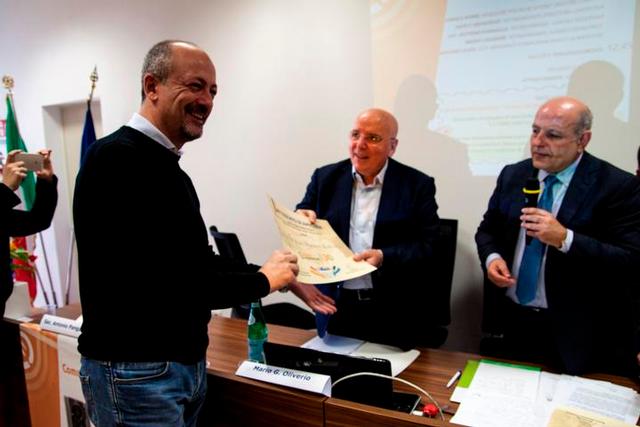 la consegna degli attestati