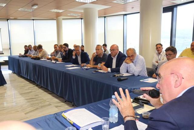 il presidente Oliverio nell'incontro sulla programmazione