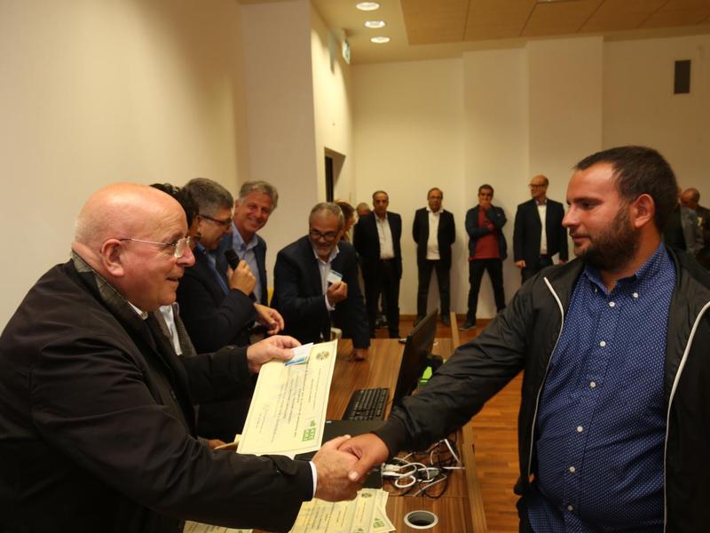 Oliverio consegna gli attestati a 53 nuovi selecontrollori del settore caccia