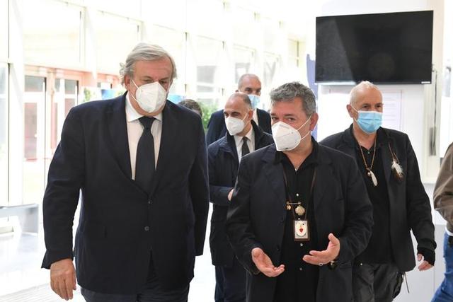 Il presidente della Puglia Emiliano con il vicepresidente della giunta Spirlì
