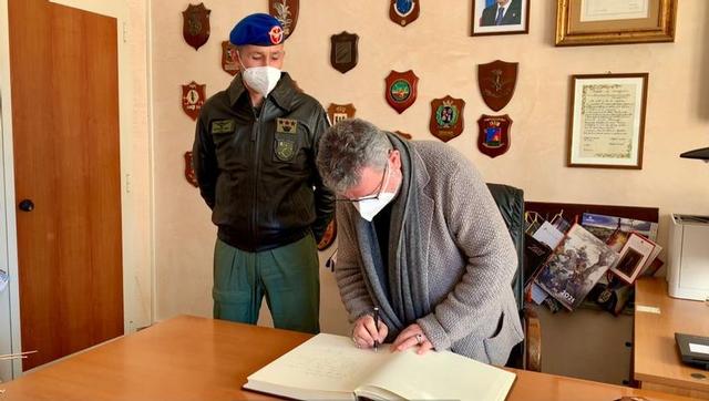 Il presidente Spirlì in visita al Reggimento Sirio