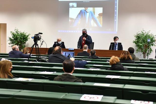 Il tavolo e la sala degli stati generali