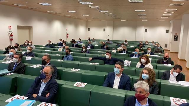 i Sindaci e gli amministratori locali presenti oggi all'incontro