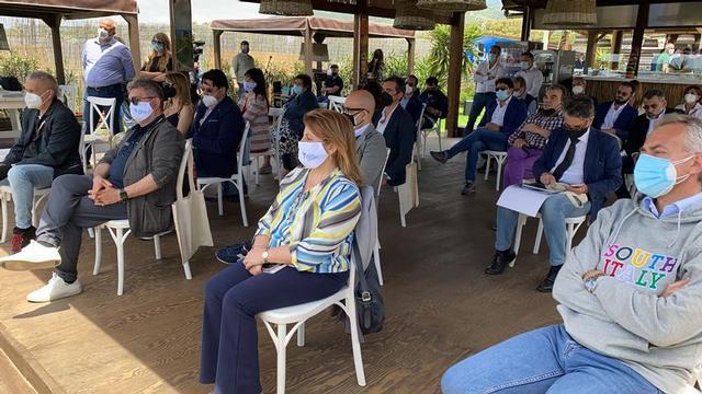 Conferenza stampa "Terra dei padri"